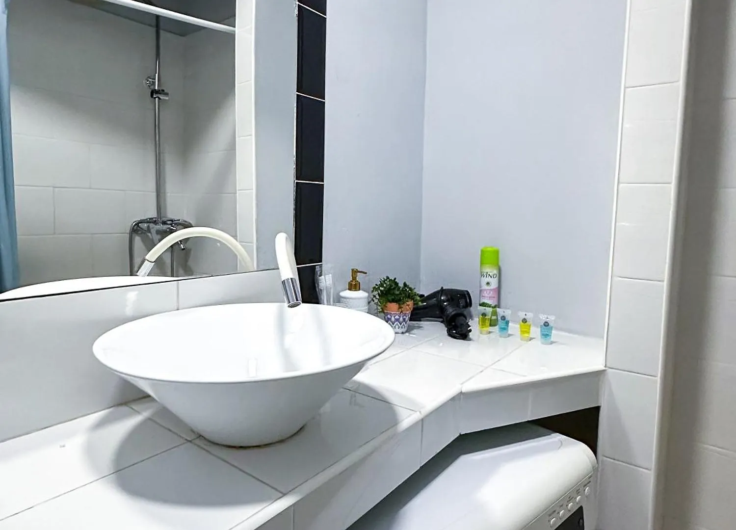 Квартира-Студия Недалеко От Метро Almaty Apartment